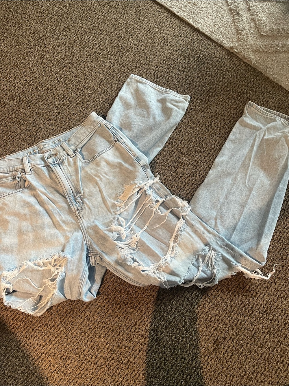American Eagle light Blue Distressed Women's Jeans